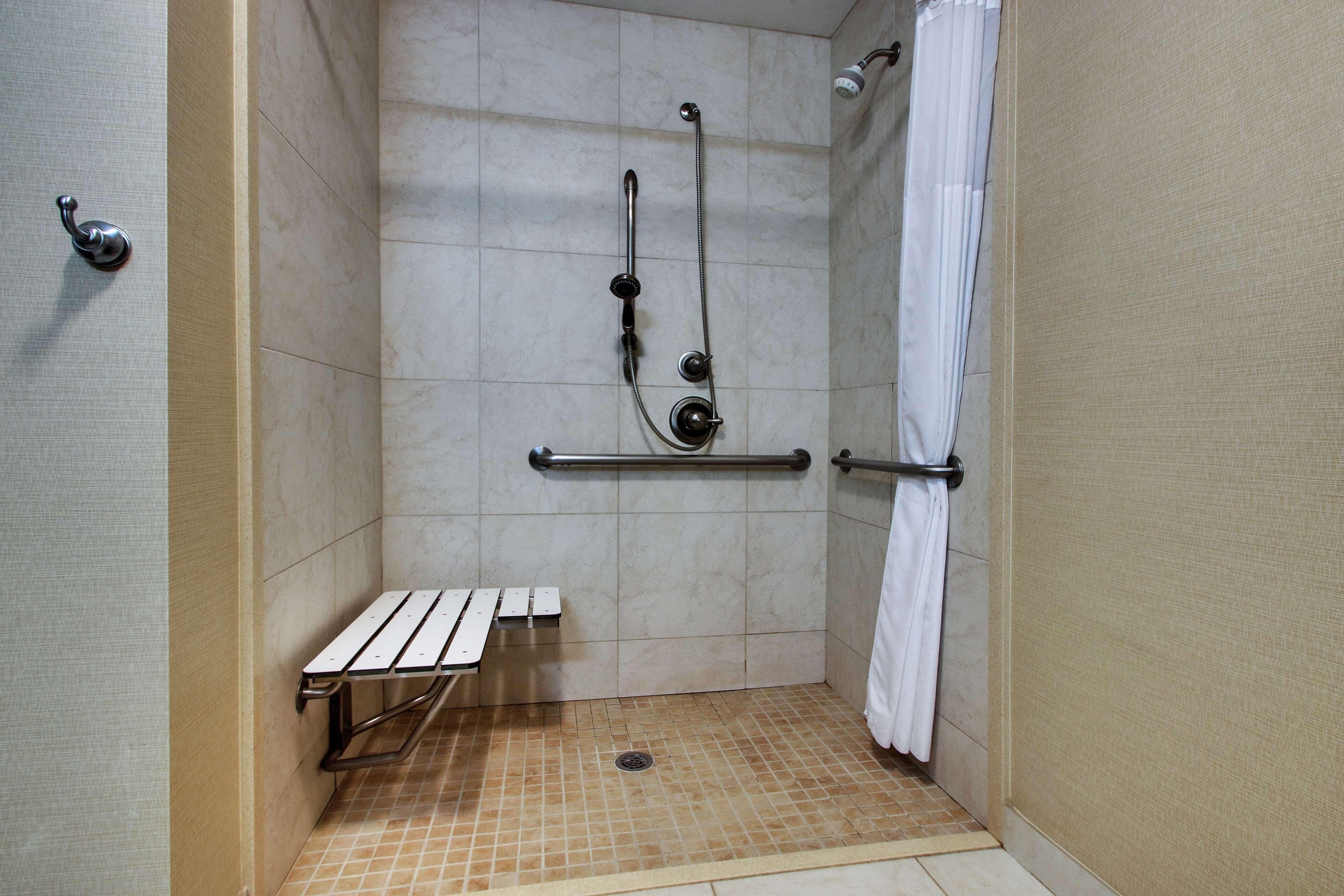 Hampton Inn Vernon מראה חיצוני תמונה