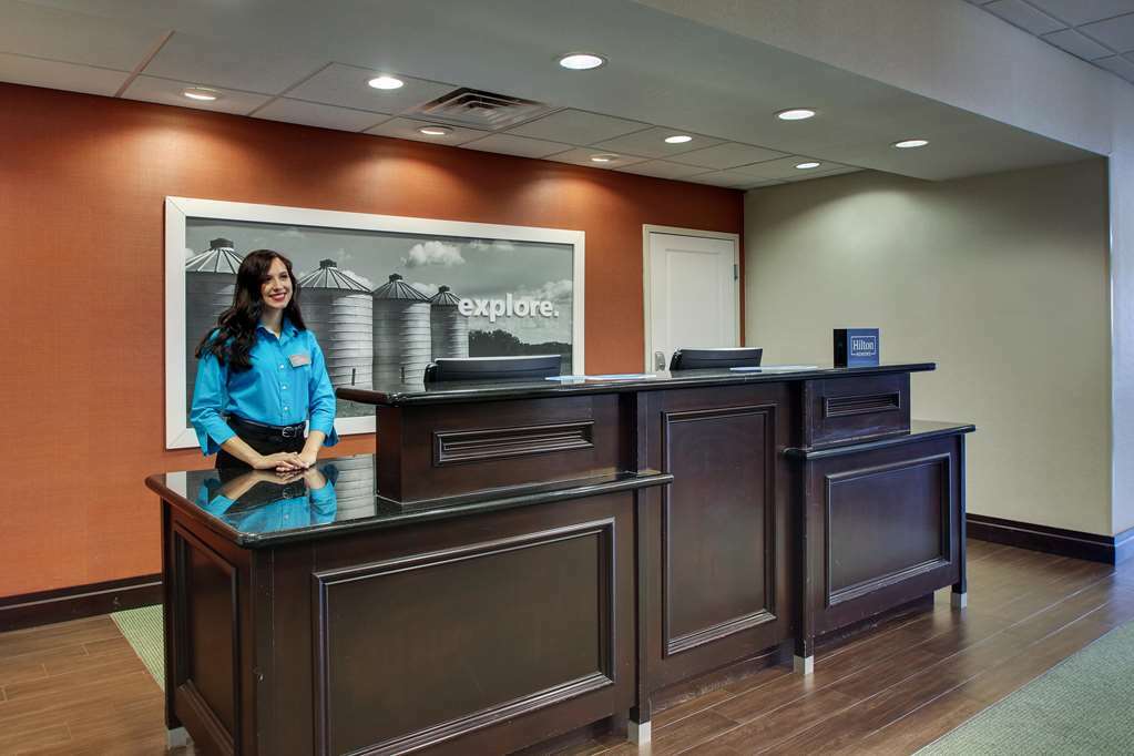 Hampton Inn Vernon מראה פנימי תמונה